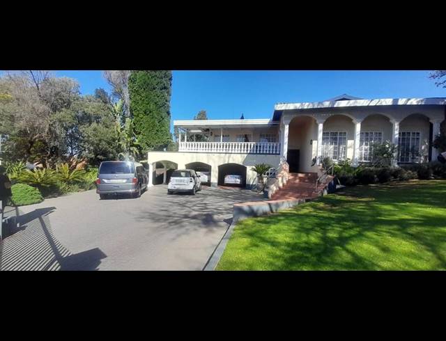 6 BEDROOM HOUSE FOR SALE IN ZWARTKOP EXT 4,5,6,8